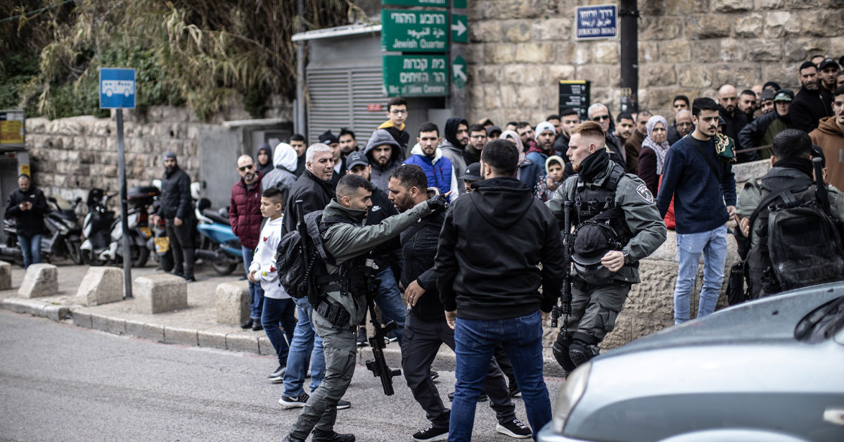 İsrail filistinlilere 19 haftadır mescidi aksada namaz kıldırmıyor