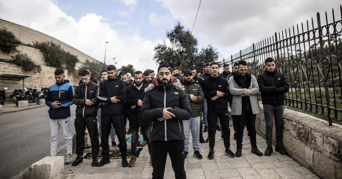 İsrail filistinlilere 19 haftadır mescidi aksada namaz kıldırmıyor