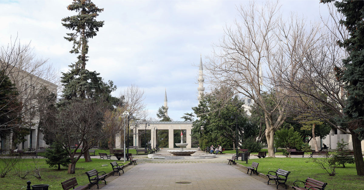 İstanbul Üniversitesi'nin tarihi kapısı İstanbul Üniversitesi'nin tarihi kapısı