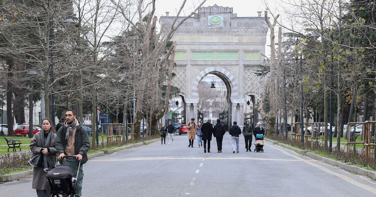 İstanbul Üniversitesi'nin tarihi kapısı İstanbul Üniversitesi'nin tarihi kapısı