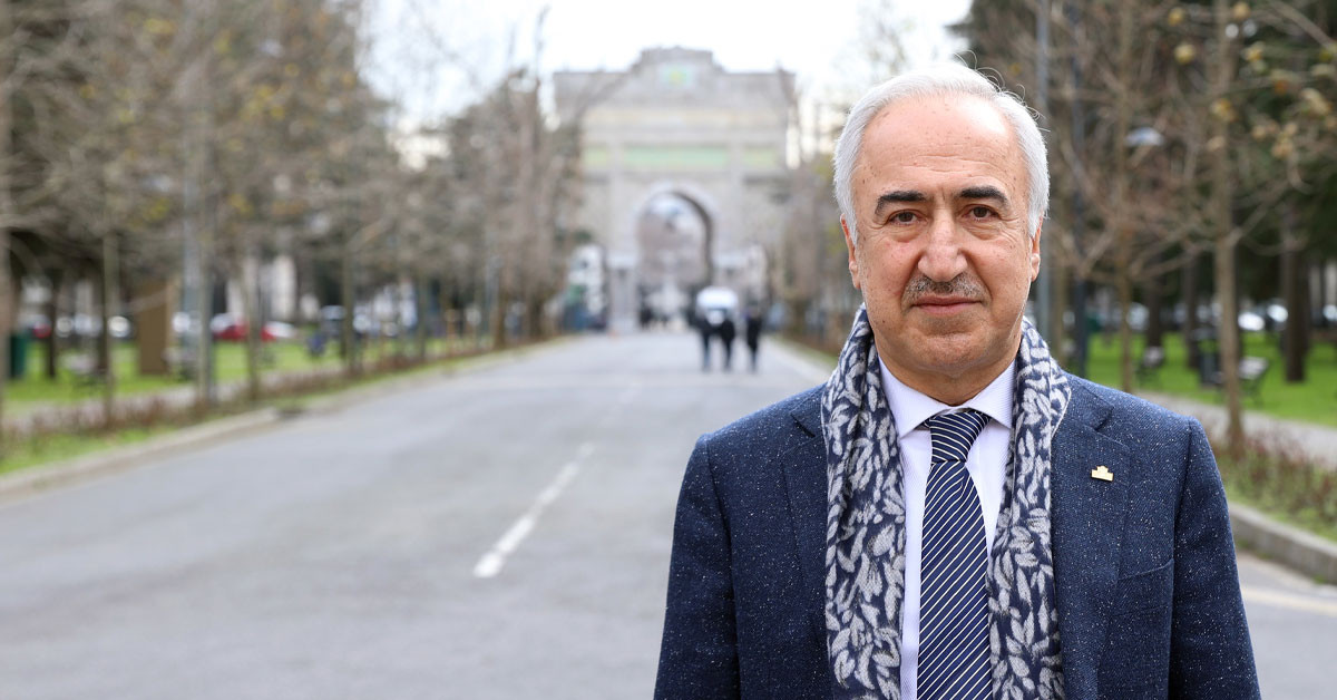 İstanbul Üniversitesi'nin tarihi kapısı İstanbul Üniversitesi'nin tarihi kapısı