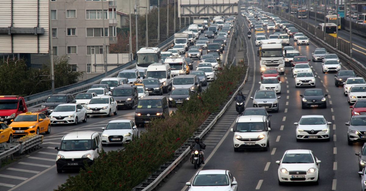 İstanbul Valiliği duyurdu: Bazı yollar trafiğe kapatılacak