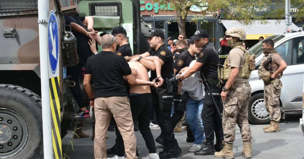 İzmir Adliyesi Çatışma