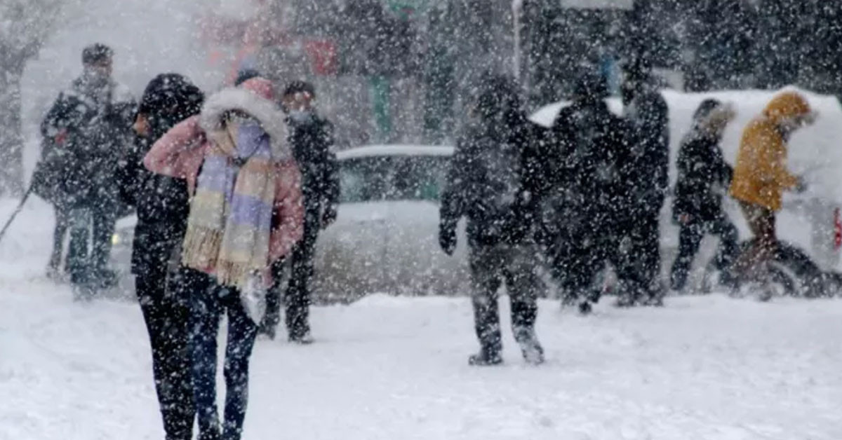Bitlis'te eğitime bir gün ara.