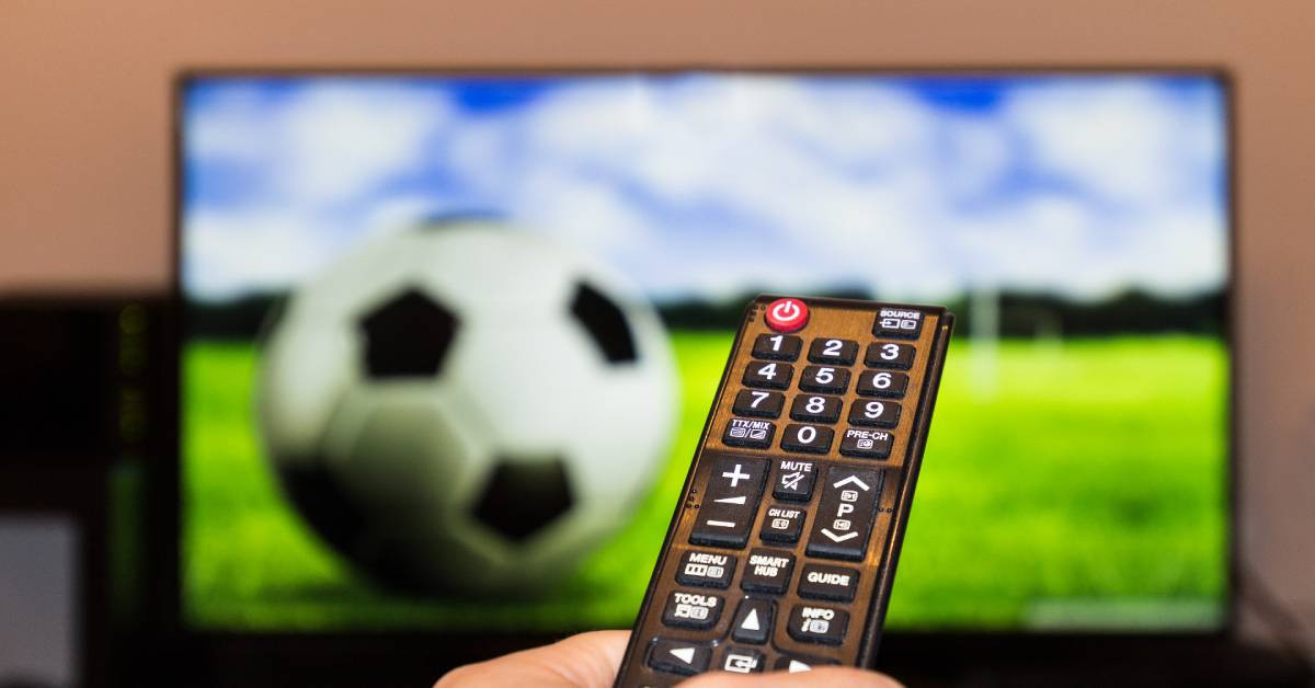 Kaçak yayın izleyenlere hapis cezası mı geliyor? 2024 IP TV kullanma cezası ne kadar? IP TV’den dizi, film ve maç izleyenlerle kötü haber