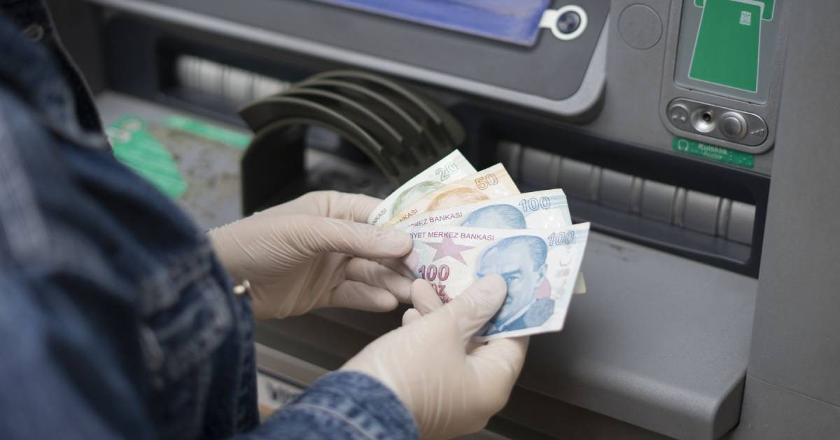 Kamu bankaları kesenin ağzını açtı: Bankalar ne kadar emekli promosyonu veriyor? 2024 Ziraat Bankası, Vakıfbank, Halkbank emekli maaşı promosyonu kaç TL?
