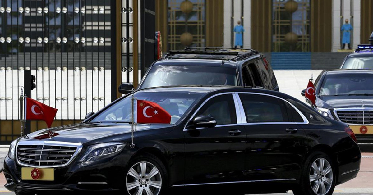 Kamu'da Mercedes araçlar