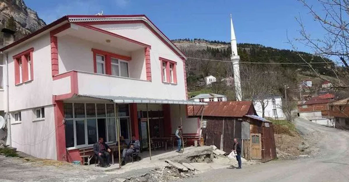 Kar yağışının olumsuz etkileri gün yüzüne çıkıyor: Mahalle resmen kayıyor!