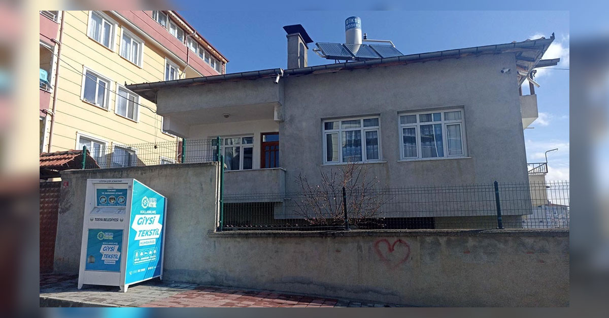 Kastamonu'nun Tosya ilçesinde sobadan sızan karbonmonoksit gazından zehirlenen yaşlı çift, hayatını kaybetti.