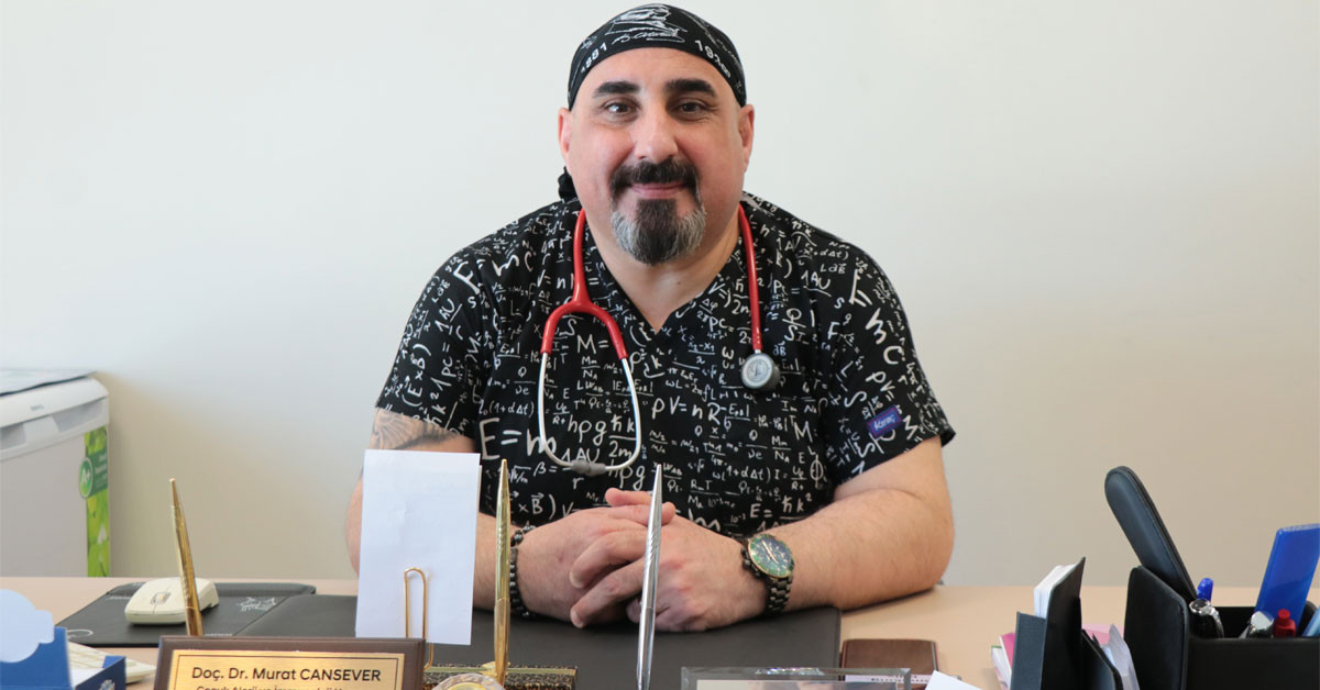 Kayseri Şehir Hastanesi Çocuk İmmünoloji ve Alerji Bilim Dalı Başkanı Doç. Dr. Murat Cansever, alerji ve enfeksiyonun bir birine karıştırılmaması gerektiğine değiniyor. Kayseri Şehir Hastanesi Çocuk İmmünoloji ve Alerji Bilim Dalı Başkanı Doç. Dr. Murat Cansever, alerji ve enfeksiyonun bir birine karıştırılmaması gerektiğine değiniyor.