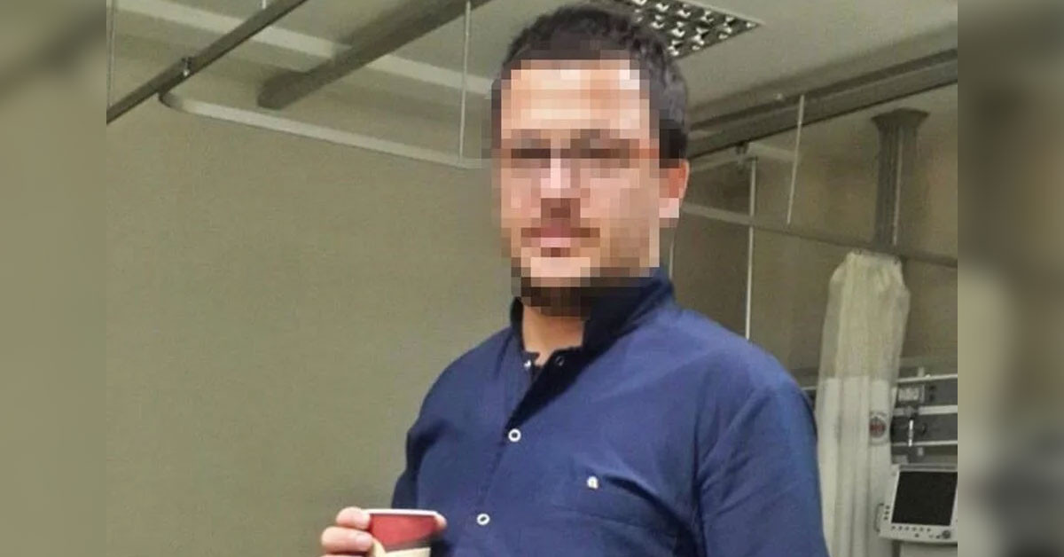 Konya’da ilginç bir olay yaşandı. Tatil için hastaneye gitmeden 4 gün iş göremez raporu alan 37 yaşındaki fizyoterapist, savcılığın dikkatinden kaçmadı ve genç fizyoterapiste 15 yıla kadar hapis cezasını talep etti. Konya’da ilginç bir olay yaşandı. Tatil için hastaneye gitmeden 4 gün iş göremez raporu alan 37 yaşındaki fizyoterapist, savcılığın dikkatinden kaçmadı ve genç fizyoterapiste 15 yıla kadar hapis cezasını talep etti.