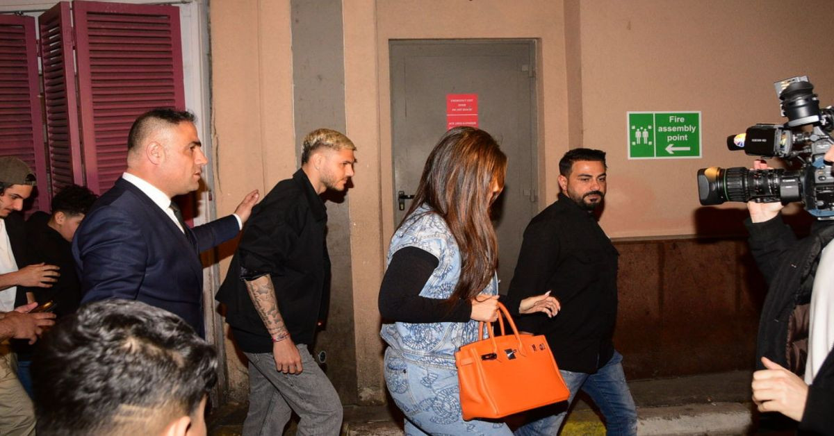 Mauro Icardi ve Wanda Nara İstanbul sokaklarında: Taraftarlardan sevgi seli