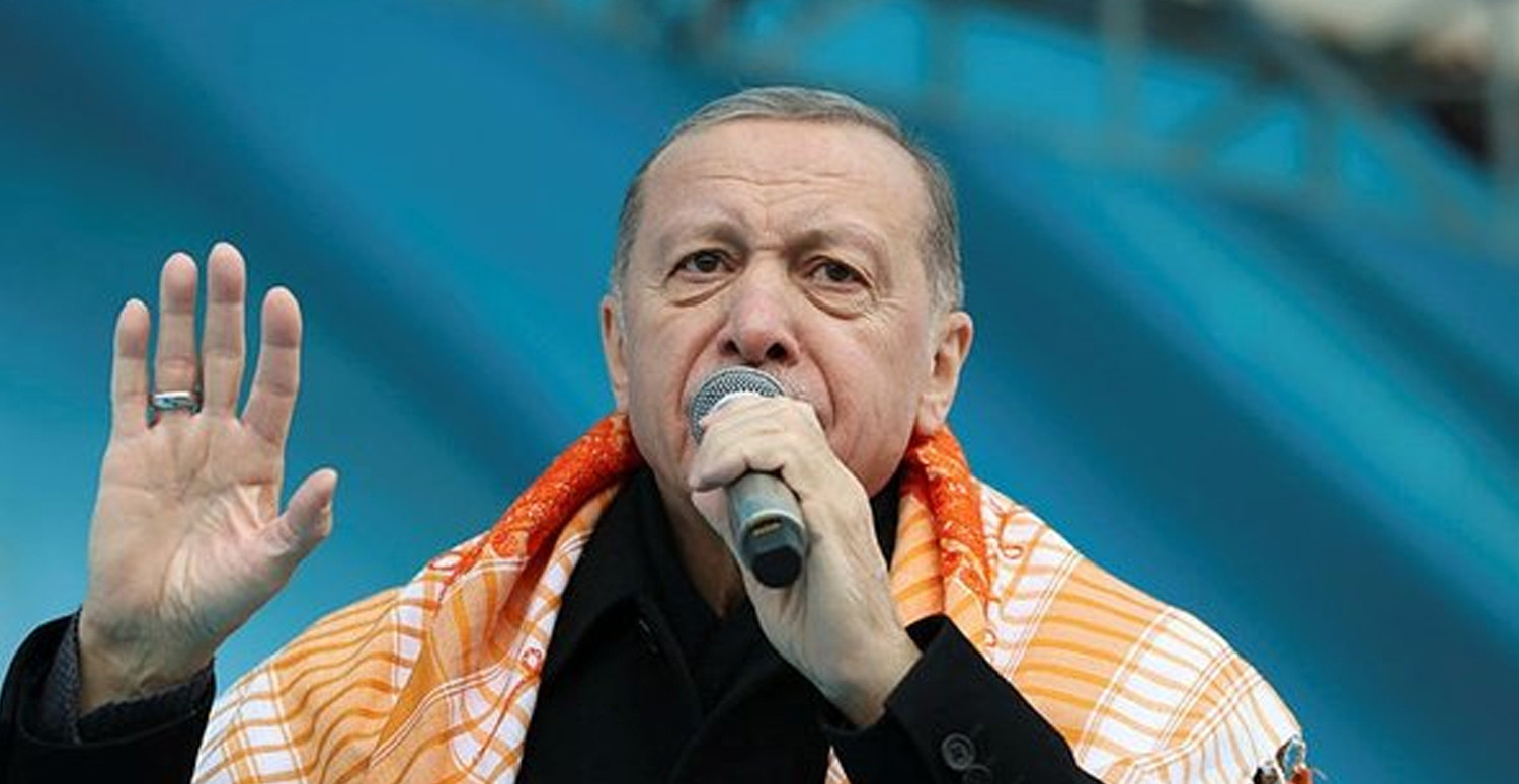 Menderesin mektubunu okudu Menderesin mektubunu okudu