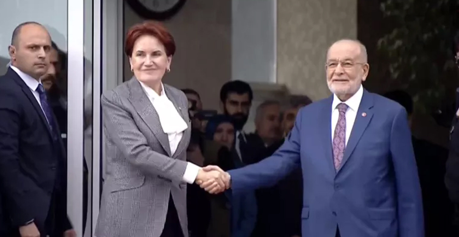 Meral Akşener, masaya geri döndü Meral Akşener, masaya geri döndü