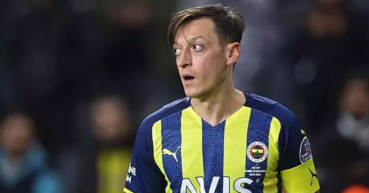 Mesut Özil kadro dışı kaldı.