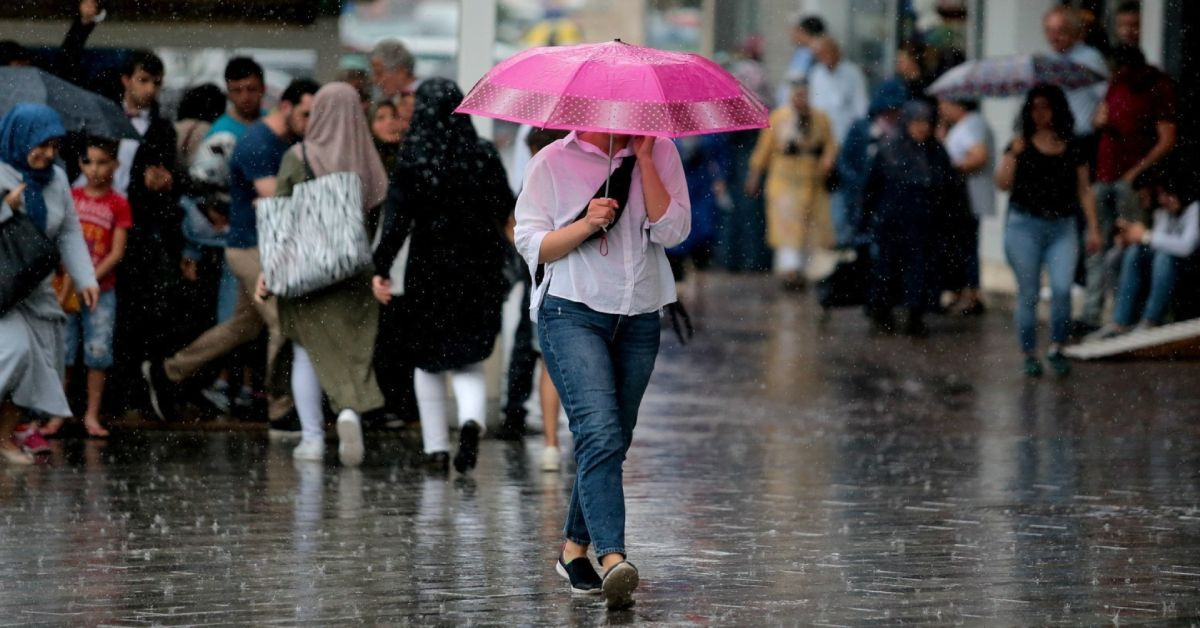 Meteoroloji’den arefe uyarısı: 15 ilde kuvvetli sağanak yağış etkili olacak