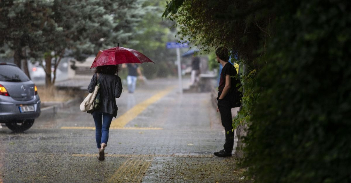 Meteoroloji’den hafta sonu uyarısı: Sıcaklıklar batıda artacak doğuda düşecek Meteoroloji’den hafta sonu uyarısı: Sıcaklıklar batıda artacak doğuda düşecek