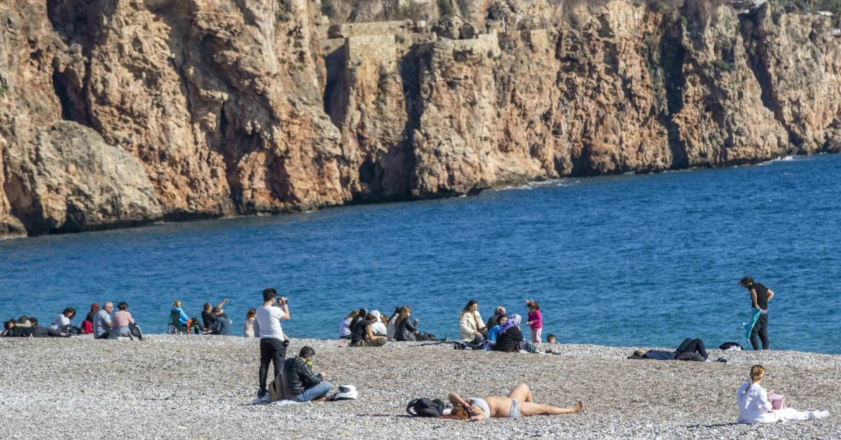 Meteoroloji’den peş peşe uyarı: Vatandaşlara kavurucu sıcak uyarısı geldi