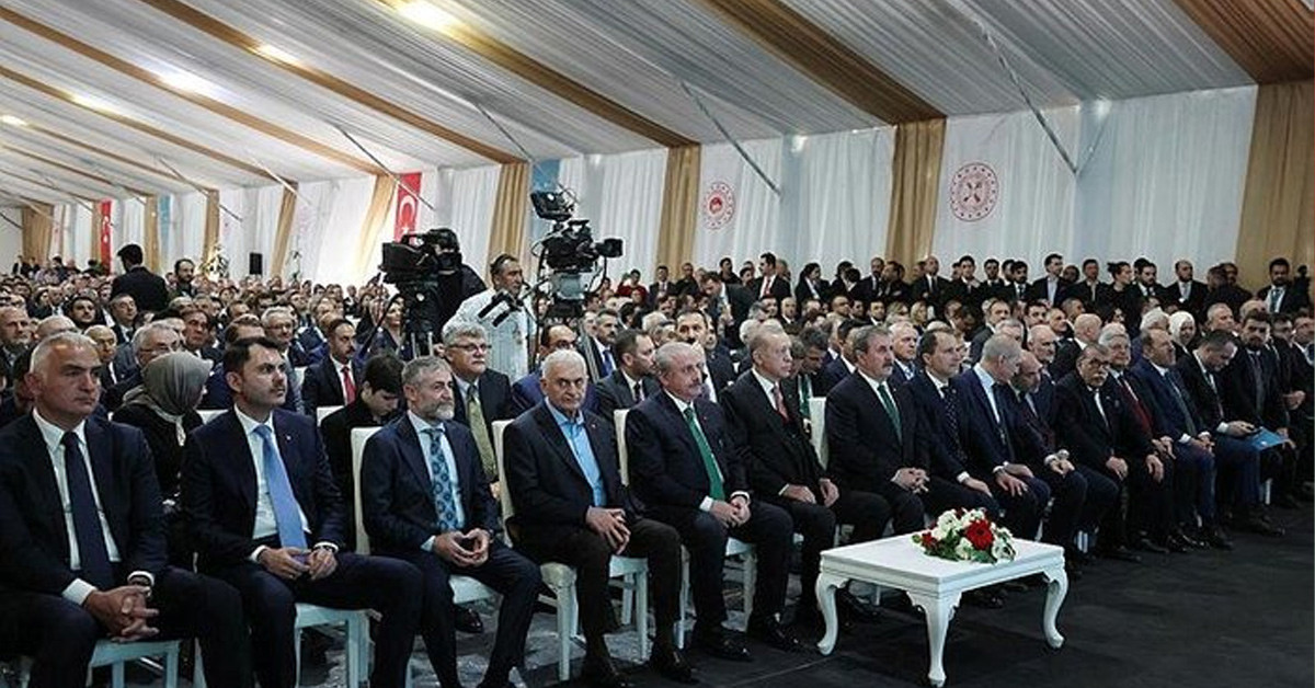 Milletimizi hayalleriyle buluşturuyoruz Milletimizi hayalleriyle buluşturuyoruz