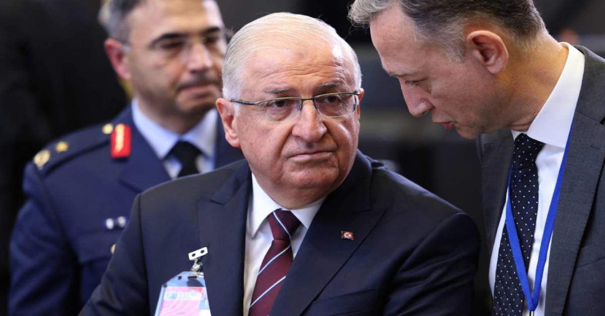 Milli Savunma Bakanı Yaşar Güler