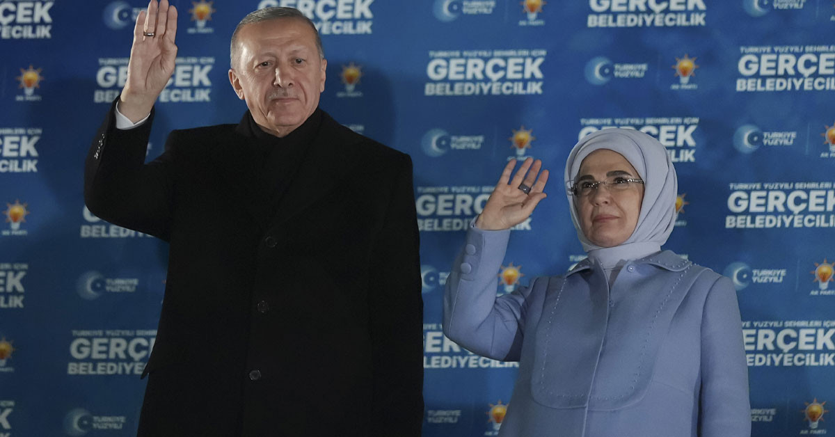 Nevşin Mengü, Cumhurbaşkanı Erdoğan’ın yaptığı balkon konuşmasıyla ilgili dikkat çeken bir paylaşım yaptı.