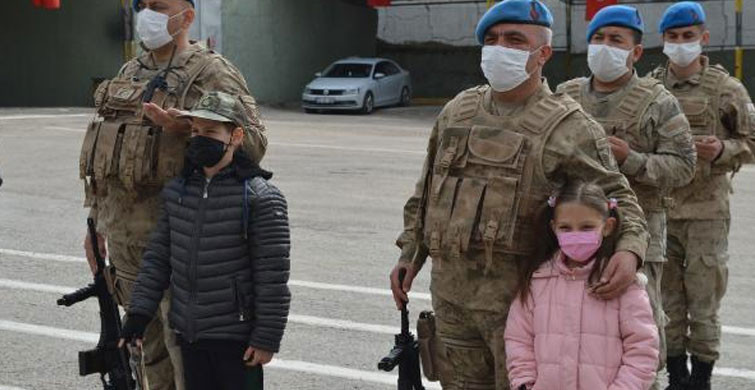 Suriye'den Dönen Komandolar Ailelerine Sarıldı5445