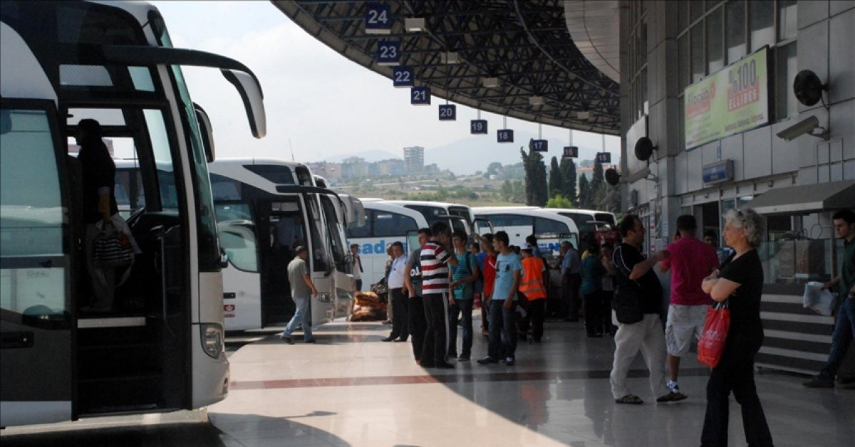 Otobüs firmaları ek sefer bilet satışlarına başladı