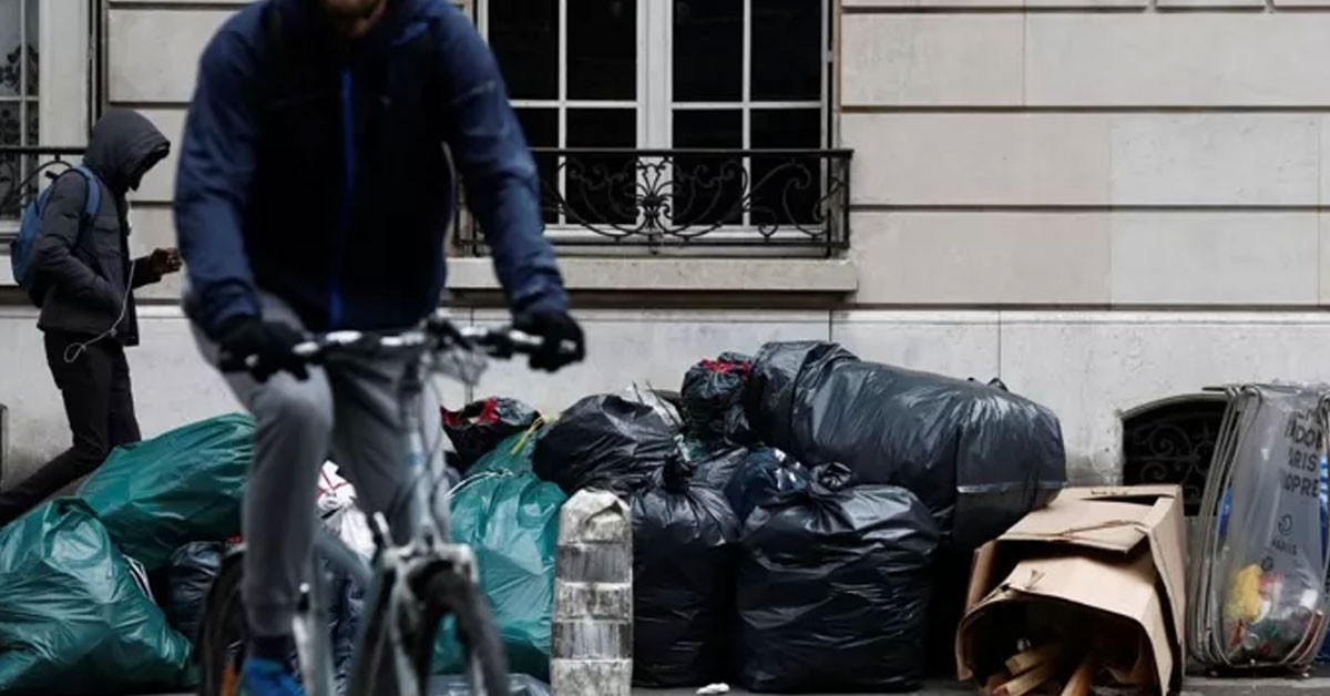 Paris çöp şehre döndü