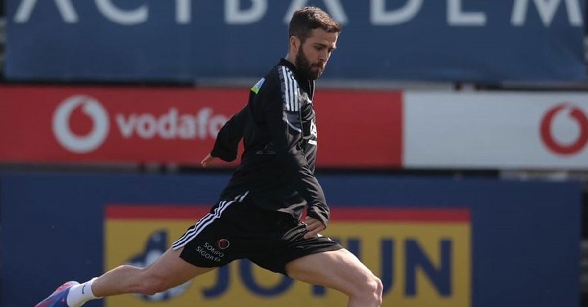 Pjanic Beşiktaş'ta antrenmana katıldı.