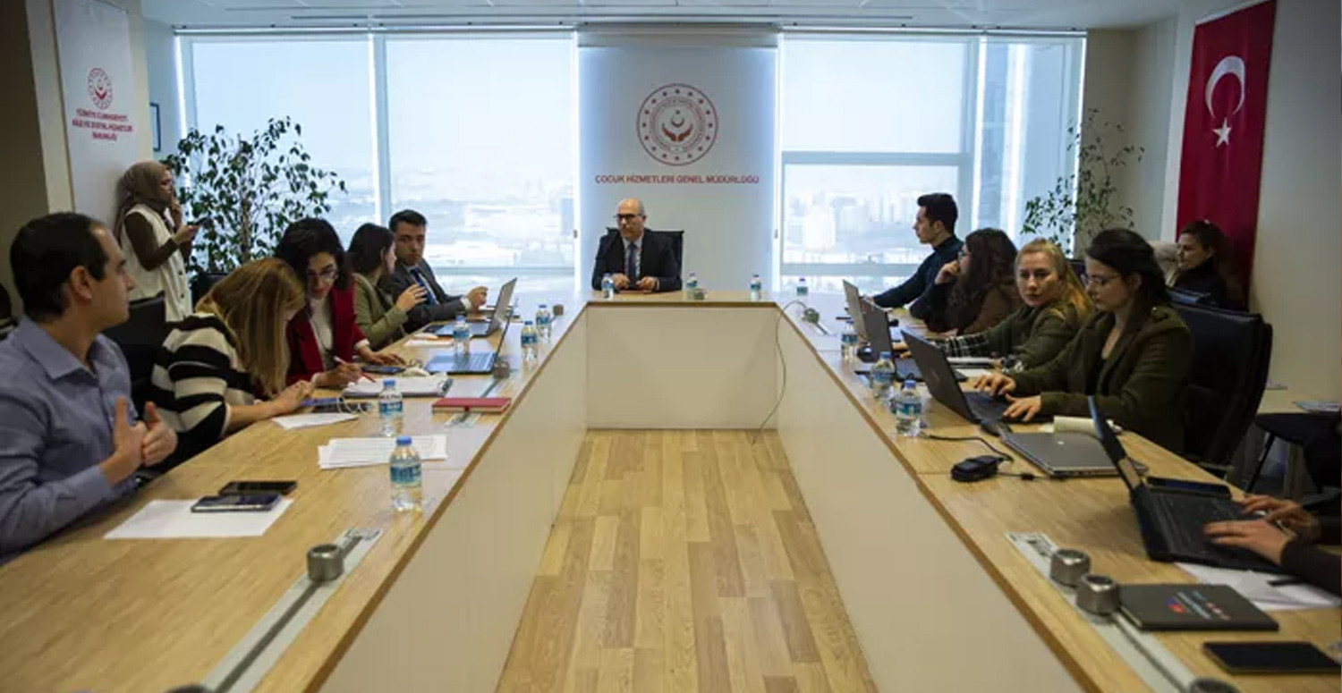Refakatsiz çocukları ailelerine en kısa zaman ulaştırılacak Refakatsiz çocukları ailelerine en kısa zaman ulaştırılacak