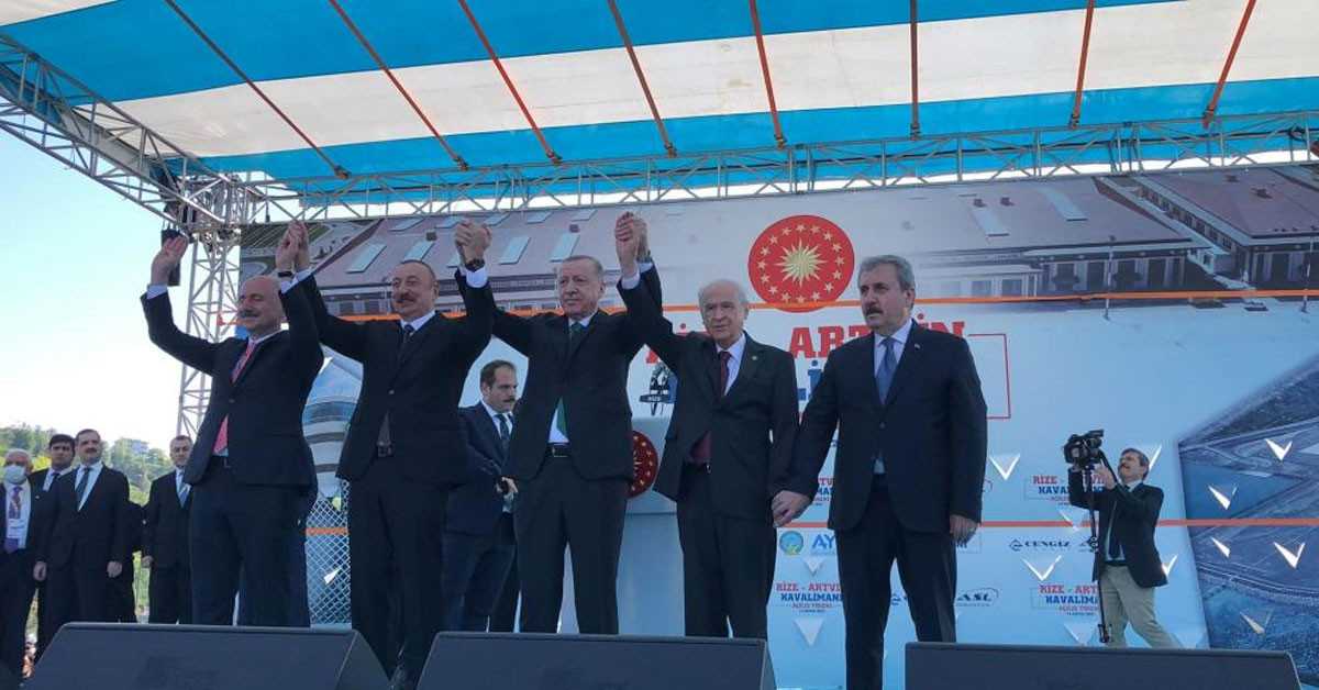Rize-Artvin Havalimanı Cumhurbaşkanı Recep Tayyip Erdoğan'ın katılımıyla açıldı! Rize-Artvin Havalimanı Cumhurbaşkanı Recep Tayyip Erdoğan'ın katılımıyla açıldı!