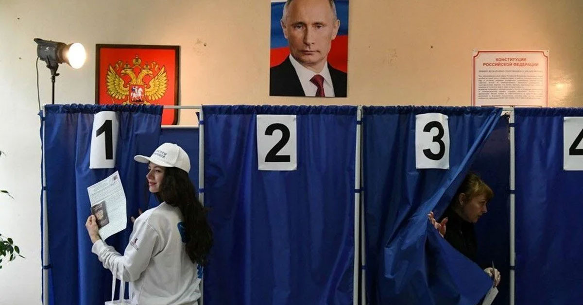 Rusya'da sandık başı anketine göre Vladimir Putin, yüzde 87'nin üzerinde oy oranıyla yeniden devlet başkanı seçildi. Rusya'da sandık başı anketine göre Vladimir Putin, yüzde 87'nin üzerinde oy oranıyla yeniden devlet başkanı seçildi.