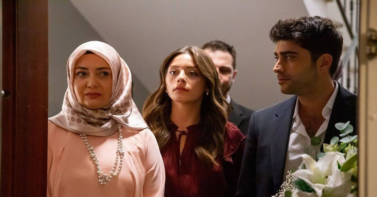 Show TV Kızılcık Şerbeti dizisi