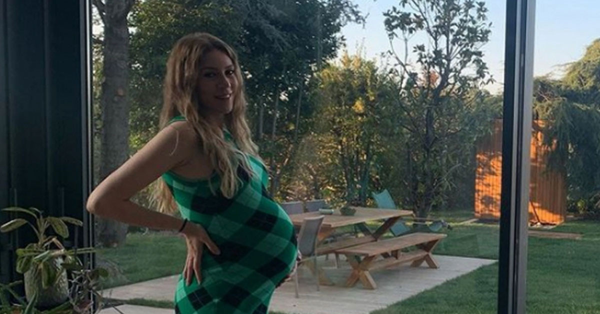 Sinem Kobal doğum yaptı