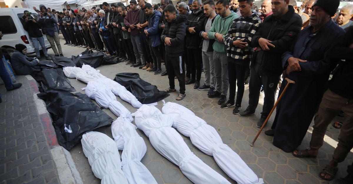 Sınır Tanımayan Doktorlar (MSF) ekibiyle Gazze'nin Refah kentinde iki hafta görev aldıktan sonra İngiltere'ye dönen anestezi uzmanı Dr. Birsen Gaskell, oldu. Sınır Tanımayan Doktorlar (MSF) ekibiyle Gazze'nin Refah kentinde iki hafta görev aldıktan sonra İngiltere'ye dönen anestezi uzmanı Dr. Birsen Gaskell, oldu.