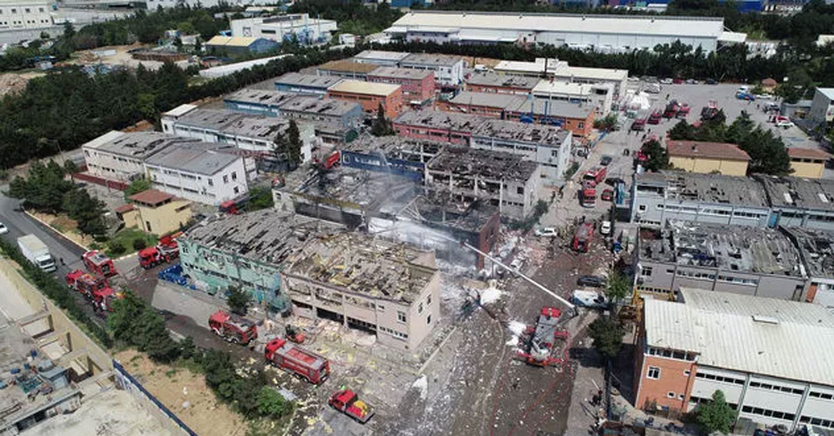 Son dakika: Tuzla'da fabrika yangını meydana geldi! Son dakika: Tuzla'da fabrika yangını meydana geldi!