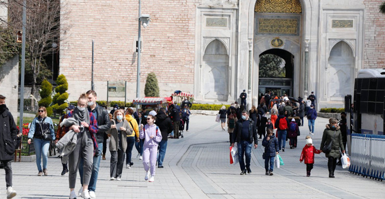 Sultahahmet ve Ayasofya'da Turist Yoğunluğu35454