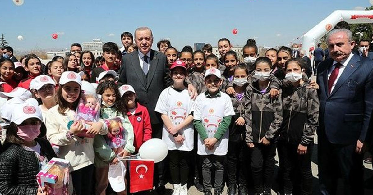 TBMM 102. yaşını kutluyor! Meclis Başkanı Mustafa Şentop ve devlet yetkilileri Anıtkabir'e ziyaret gerçekleştirdi TBMM 102. yaşını kutluyor! Meclis Başkanı Mustafa Şentop ve devlet yetkilileri Anıtkabir'e ziyaret gerçekleştirdi