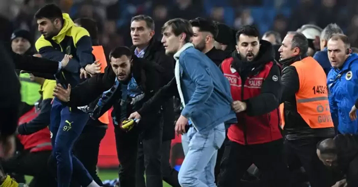 Trabzon- Fenerbahçe maçının ardından İçişleri Bakanı Ali Yerlikaya, derhal soruşturma başlatıldığını duyurdu.