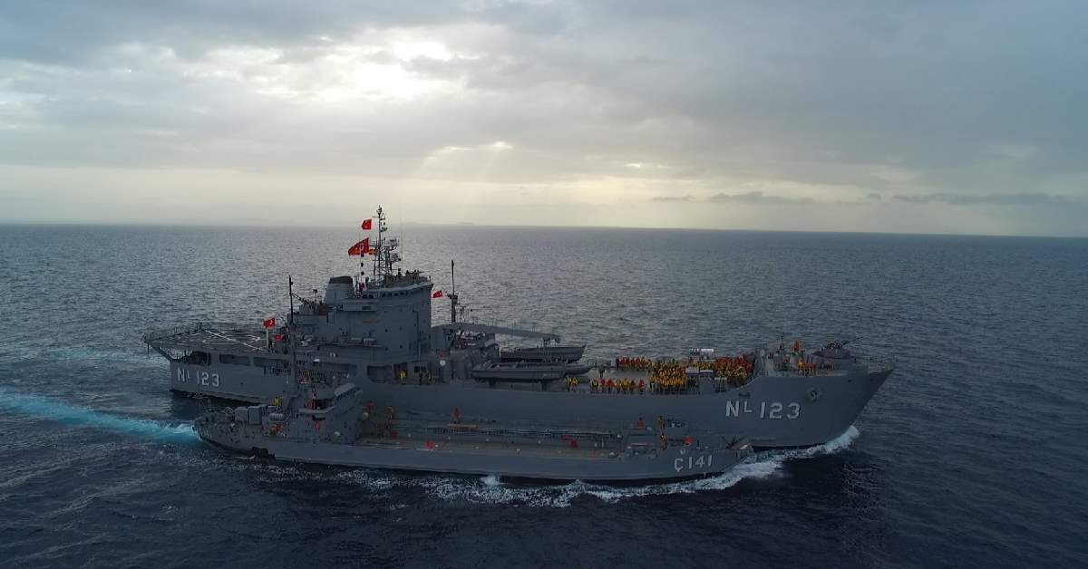 TSK Deprem Çıkarma Gemisi-1