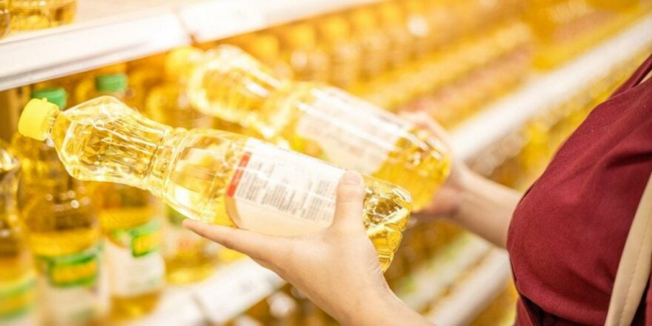 Ucuza ayçiçek yağı almak isteyen koştur koştur Carrefoursa marketlere gidiyor! Market önünde izdiham yaşanıyor