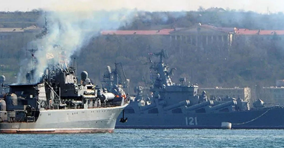 Ukrayna'nın amiral gemiyi vurmasının ardından Rusya cephesinde sinirler gerildi: İntikam saldırısı hazırlığı var! Ukrayna'nın amiral gemiyi vurmasının ardından Rusya cephesinde sinirler gerildi: İntikam saldırısı hazırlığı var!