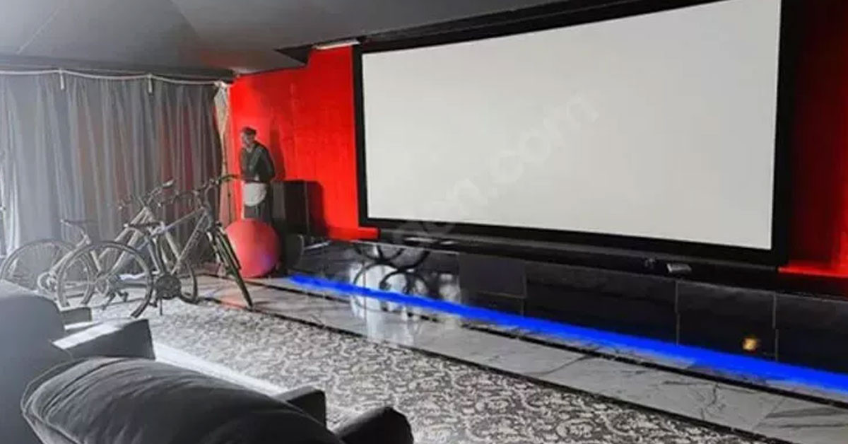 Ultra Lüks Villanın Sinema Salonu