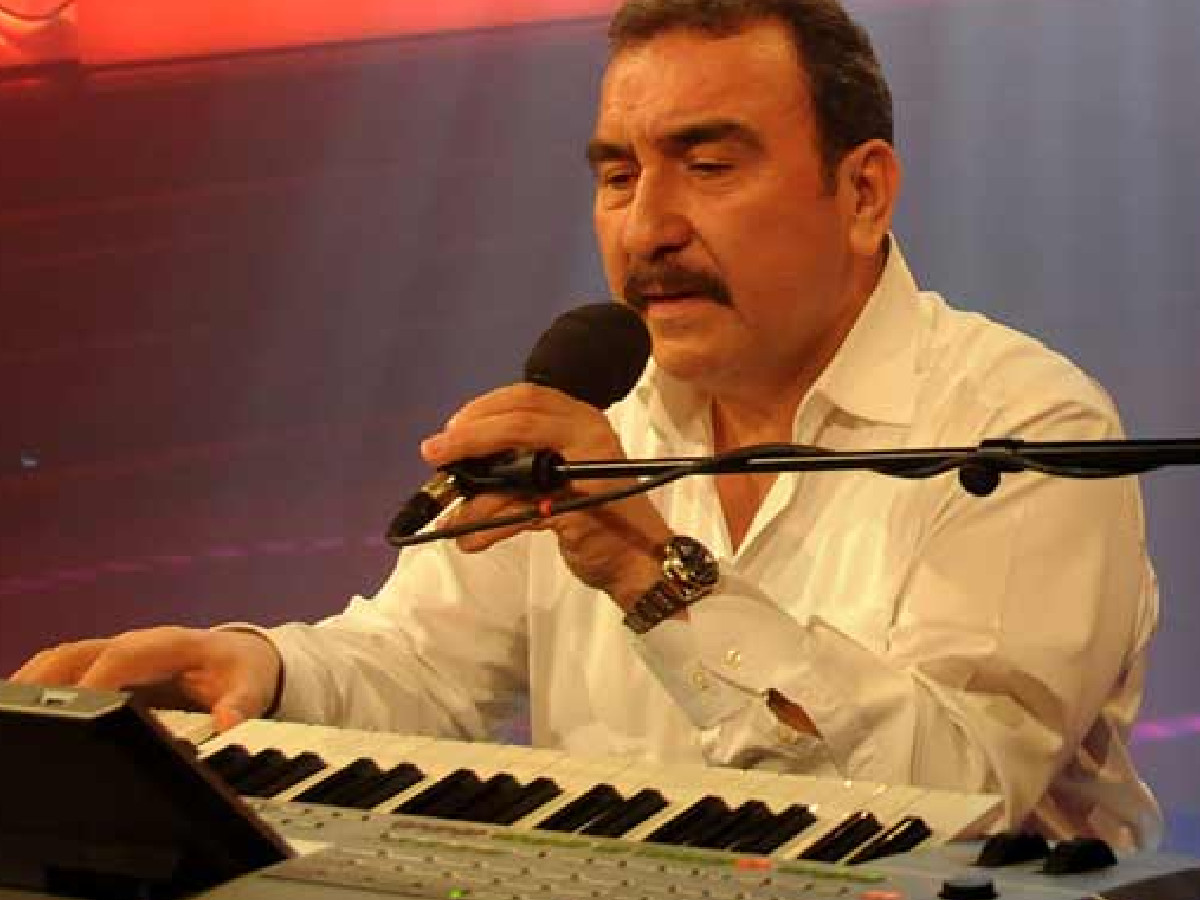 Ümit Besen Emel Özçelik kimdir, kaç yaşında?