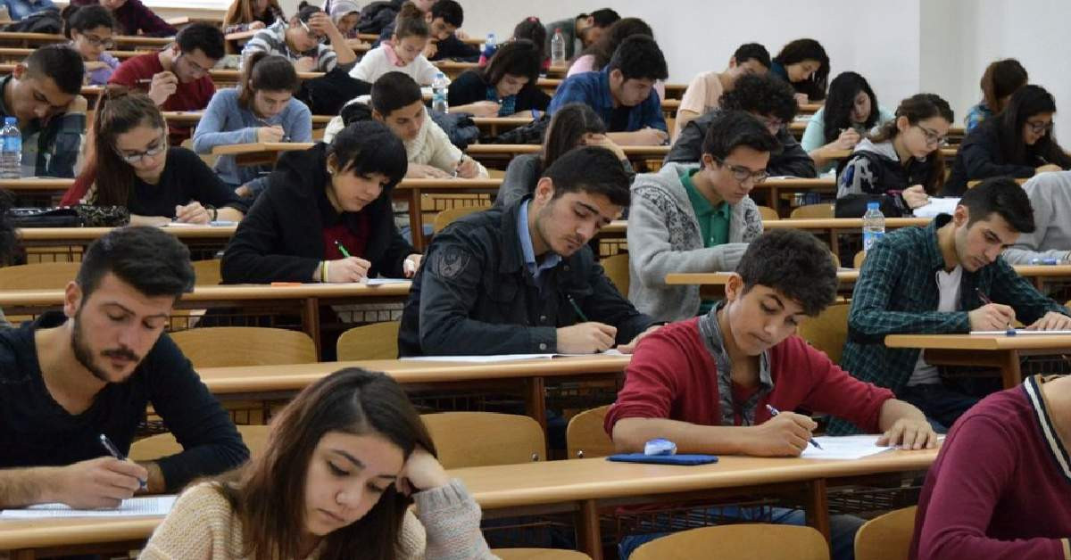 Üniversiteler Nisan'da Açılacak Mı