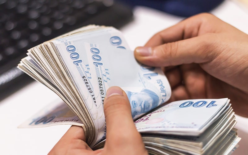 Vakıfbank’a rekor başvuru! 18 yaş üstü olanlar trink 18.000 TL’yi kapıyor