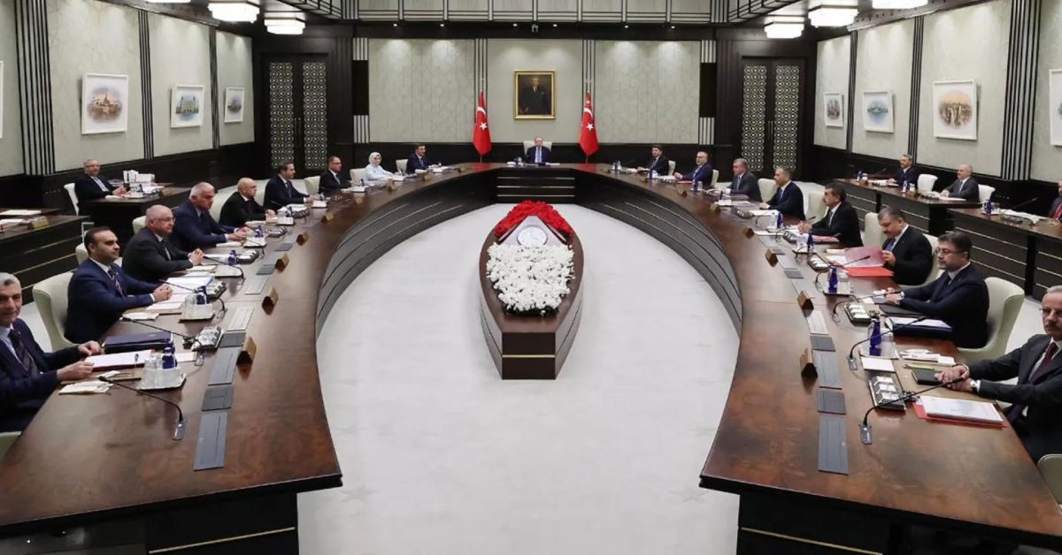 Yeni atamalar sonrası Kabine toplanıyor: Milyonlarca kişi Beştepe’den çıkacak kararı bekliyor
