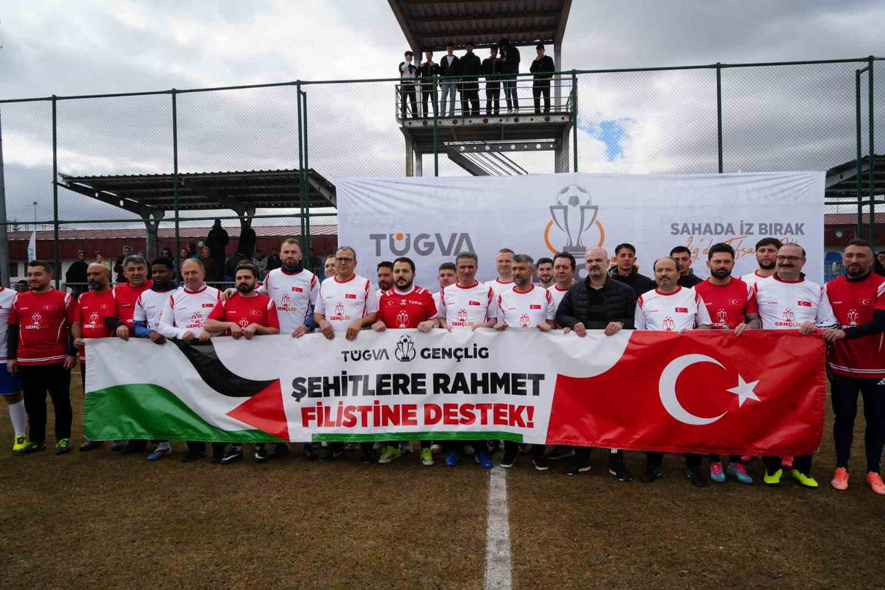 'GENÇLİG LİSELER ARASI FUTBOL TURNUVASI'NIN TANITIM PROGRAMINDA, ERZURUMSPORLU FUTBOLCULAR, KENTİN...