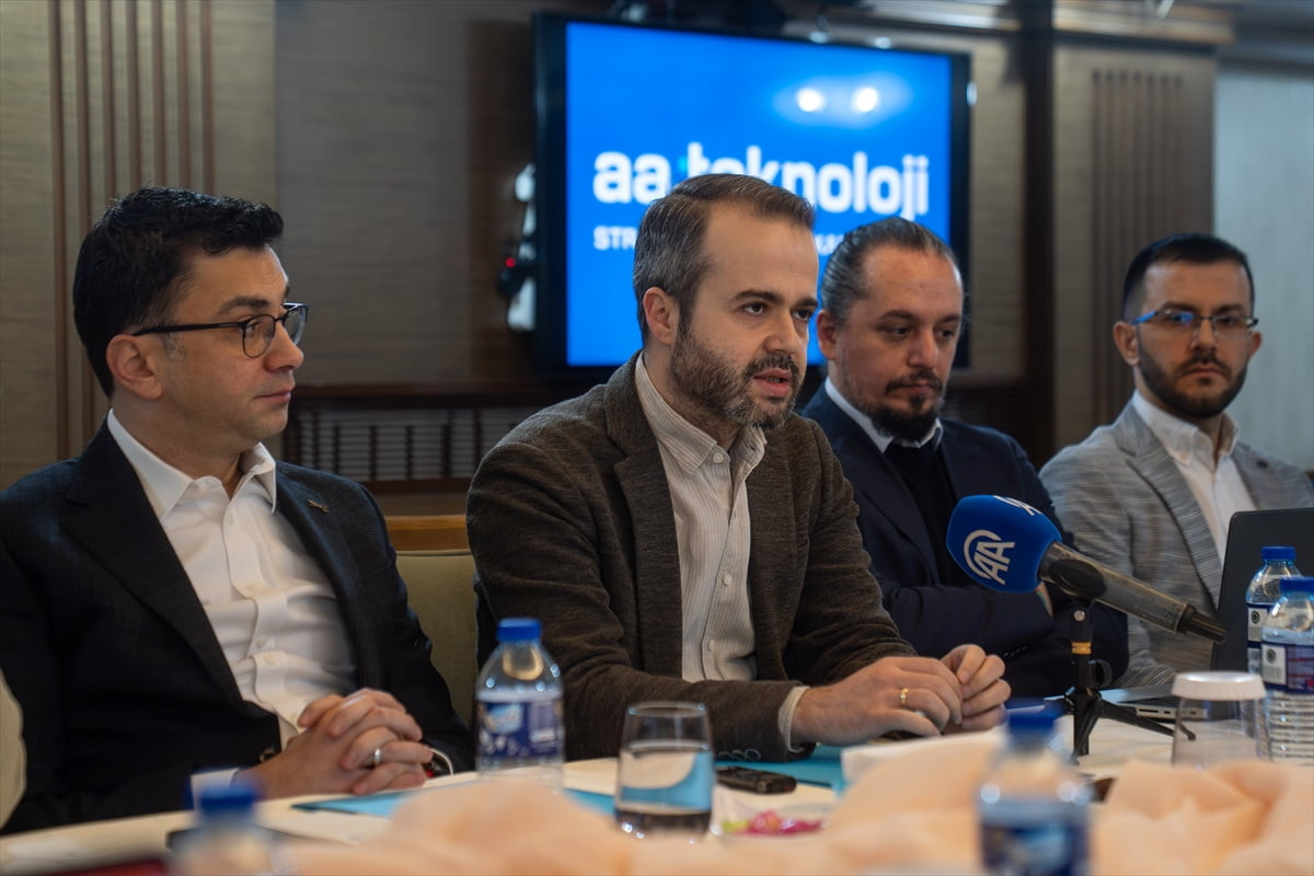 105 yıllık köklü geçmişiyle Türkiye'nin haber belleği olan Anadolu Ajansı (AA), yeni kurduğu...