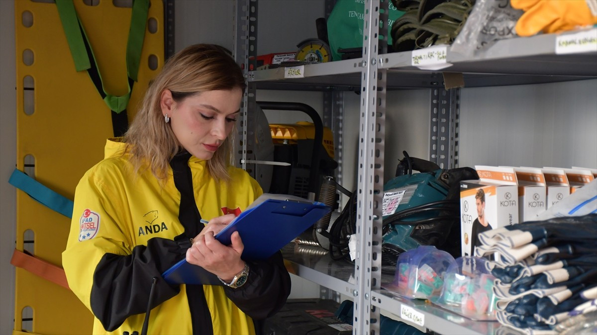 12 Kasım 1999 Düzce Depremi'nde babası ve 8 akrabasını kaybeden 39 yaşındaki Serap Sak, 6 Şubat...